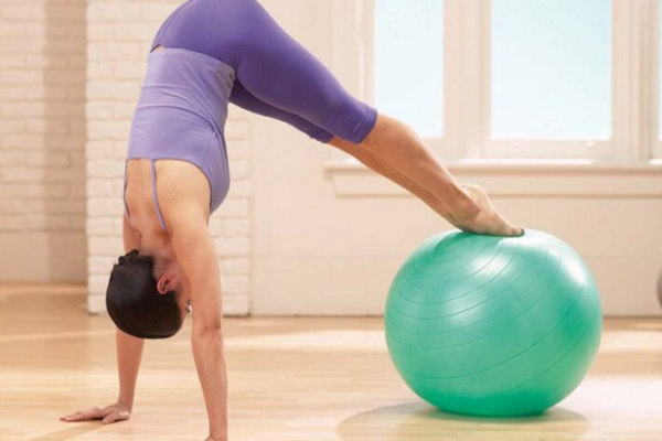Ganhe flexibilidade com 10 alongamentos do Pilates para fazer em casa -  Espaço Kaizen