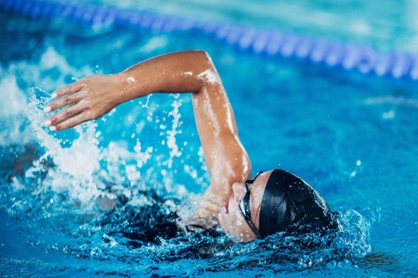 Quais são os benefícios da natação que você nunca imaginou?