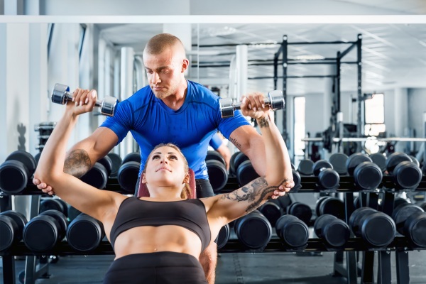 Treino personalizado na academia: acelere seus resultados e previna lesões!