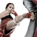 Aumente sua força e equilíbrio com artes marciais na academia!