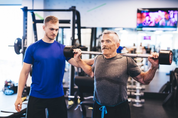 Musculação para idosos: manutenção da força e mobilidade! 