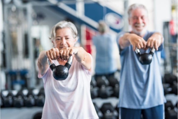 A força do movimento: a conexão entre treino e saúde cardiovascular na terceira idade! 