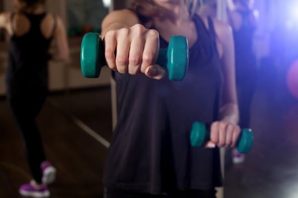 Os benefícios de treinar regularmente para um corpo saudável! 