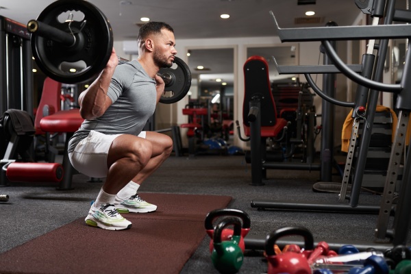 Musculação é aliada da saúde óssea em todas as idades! 
