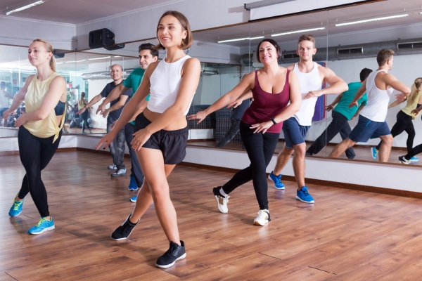 Zumba: dance e se divirta enquanto queima calorias! 