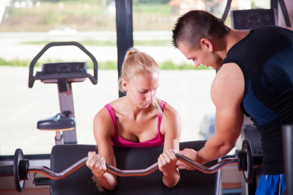 Consistência no treino: superando obstáculos e alcançando metas na academia! 