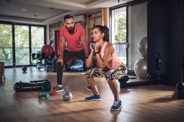Consistência no treino: superando obstáculos e alcançando metas na academia! 