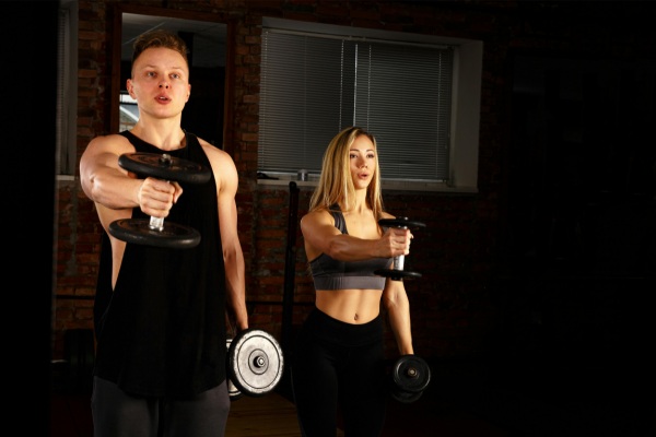 Motivação diária: aproveite os benefícios do treino em grupo! 
