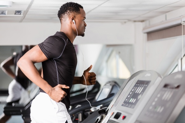 O impacto positivo da academia na prevenção de problemas cardiovasculares! 