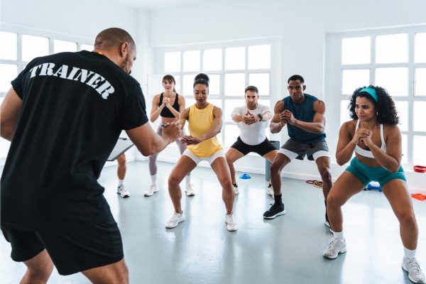 Treino em grupo: motivação constante para manter a regularidade e foco! 