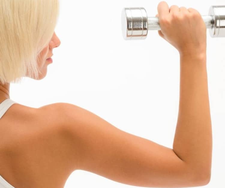 Braço feminino: Como deixar o braço definido sem ficar musculosa?