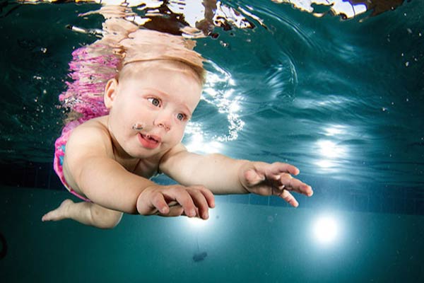 A influência da natação no desenvolvimento do seu bebê