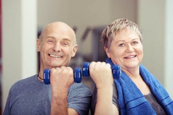 Cuidados na musculação para idosos