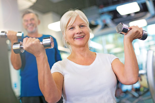 Treinamento de musculação para idosos