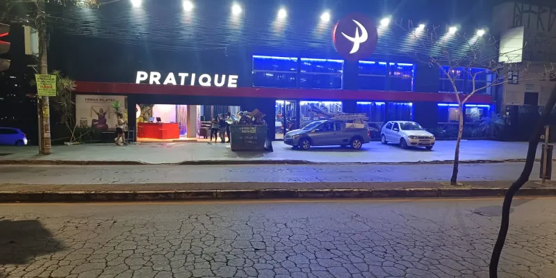 Fachada Pratique Alípio de Melo
